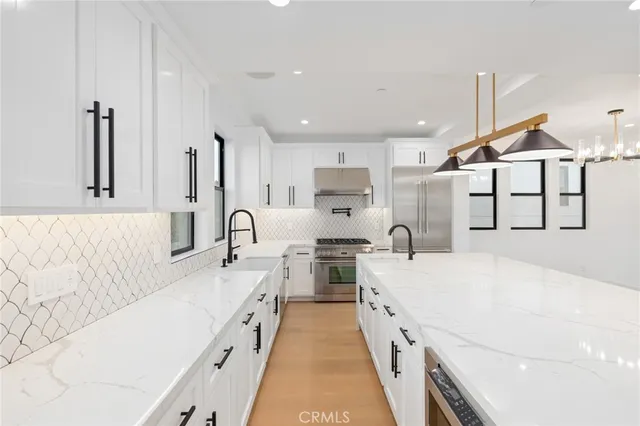 $2,479,000 | 110 South Irena Avenue, Unit B, Redondo Beach, CA 90277