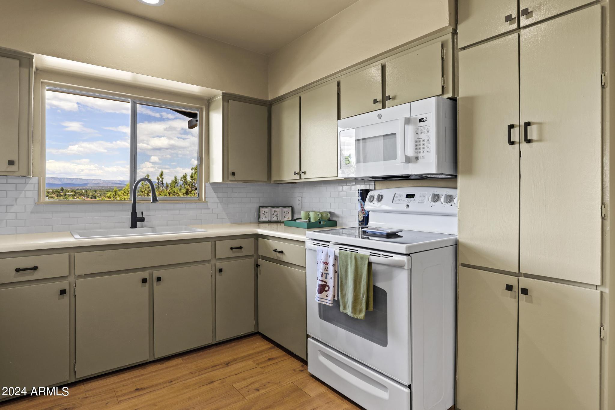 219 East Pine Street Payson, AZ 85541 - Photo 18 of 35 Kitchen