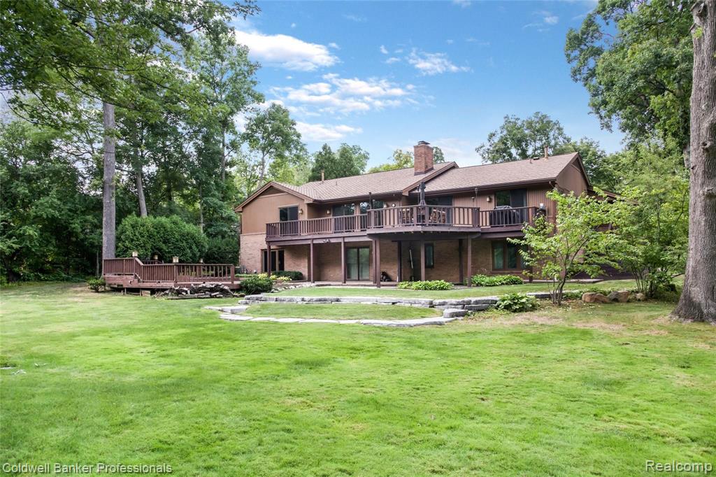 135 West Hickory Grove Road Bloomfield Hills, MI 48304 - Photo 4 of 42