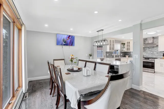 $1,299,000 | 9 Pine Lane, Valley Stream, NY 11581