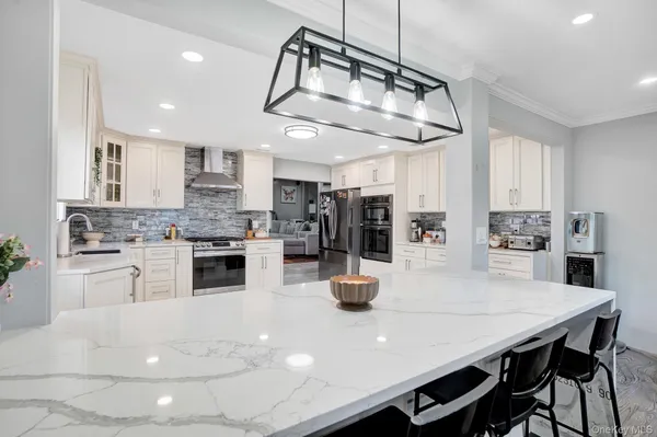 $1,299,000 | 9 Pine Lane, Valley Stream, NY 11581