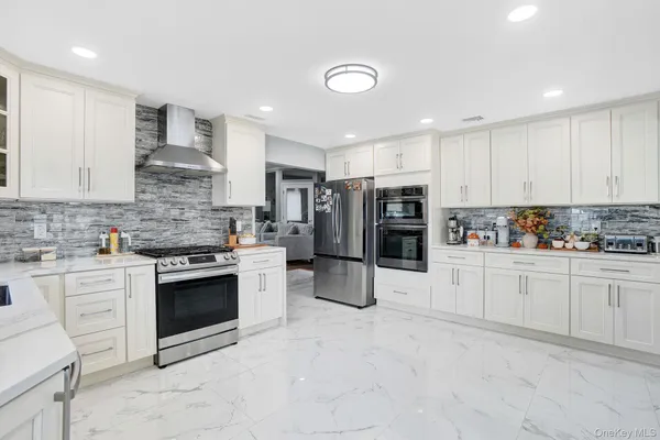 $1,299,000 | 9 Pine Lane, Valley Stream, NY 11581