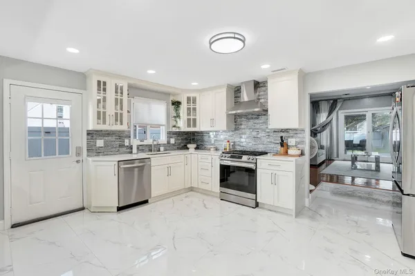 $1,299,000 | 9 Pine Lane, Valley Stream, NY 11581