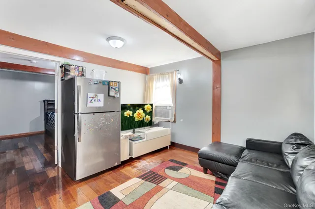 $1,299,000 | 9 Pine Lane, Valley Stream, NY 11581