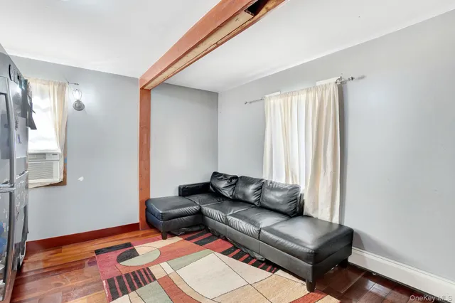 $1,299,000 | 9 Pine Lane, Valley Stream, NY 11581