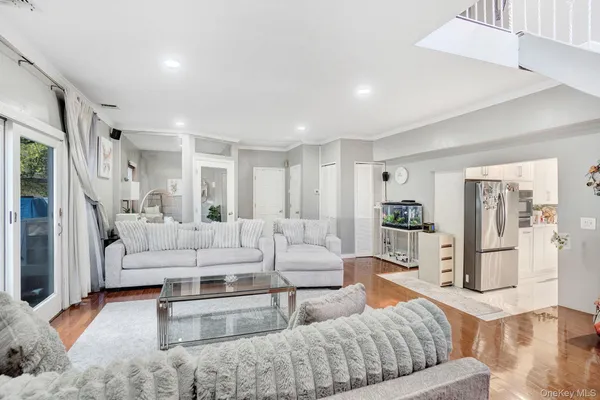 $1,299,000 | 9 Pine Lane, Valley Stream, NY 11581