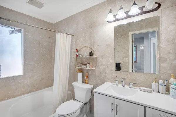 $1,299,000 | 9 Pine Lane, Valley Stream, NY 11581