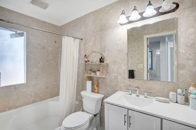 $1,299,000 | 9 Pine Lane, Valley Stream, NY 11581