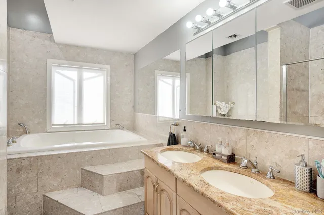 $1,299,000 | 9 Pine Lane, Valley Stream, NY 11581