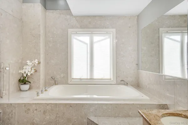 $1,299,000 | 9 Pine Lane, Valley Stream, NY 11581