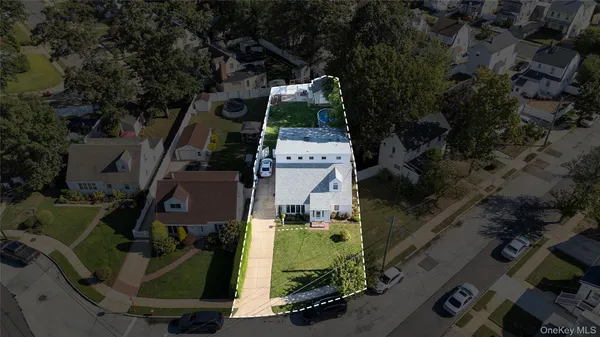 $1,299,000 | 9 Pine Lane, Valley Stream, NY 11581