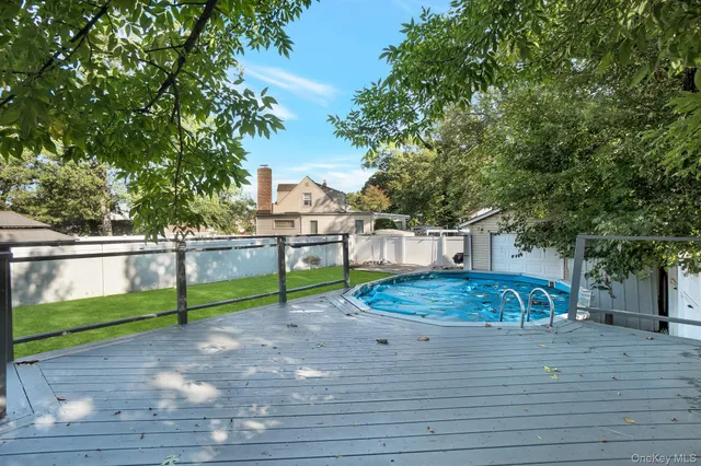 $1,299,000 | 9 Pine Lane, Valley Stream, NY 11581