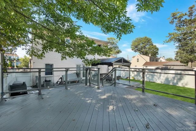 $1,299,000 | 9 Pine Lane, Valley Stream, NY 11581