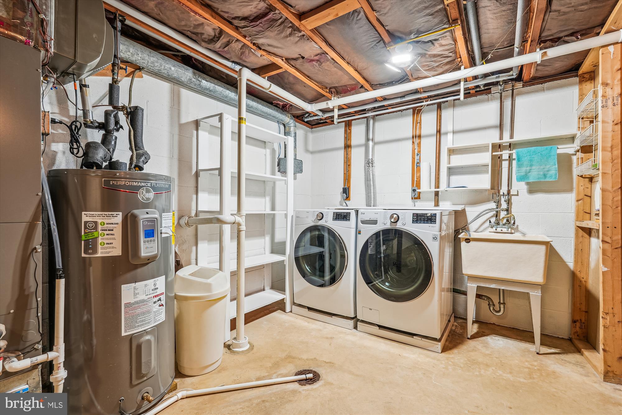 16523 Kipling Road Rockville, MD 20855 - Photo 37 of 50 a utility room with dryer and washer
