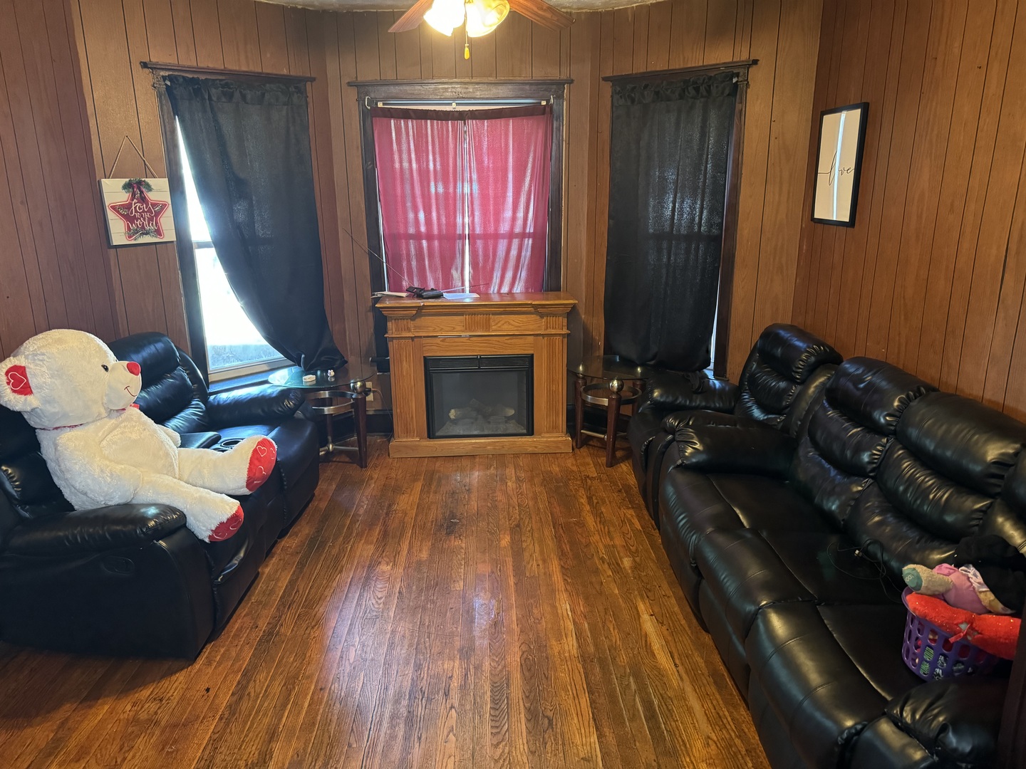 5758 South Honore Street Chicago, IL 60636 - Photo 6 of 57 a living room with furniture fireplace and flat screen tv