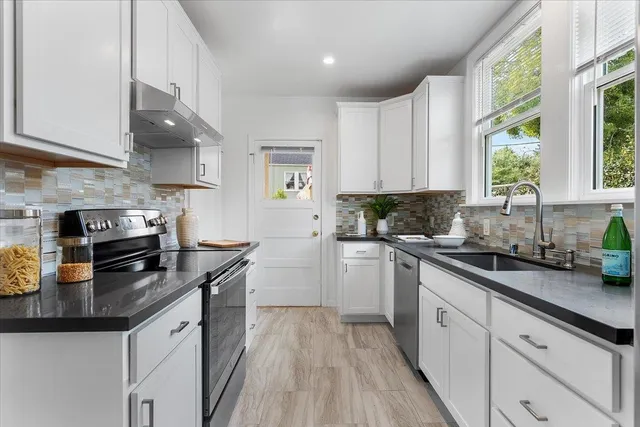 $1,095,000 | 2852 Johnson Avenue, Alameda, CA 94501