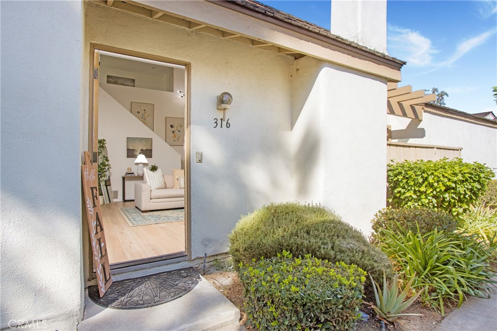 316 Mountain Court Brea, CA 92821 - Photo 24 of 33 a view of entryway and kitchen