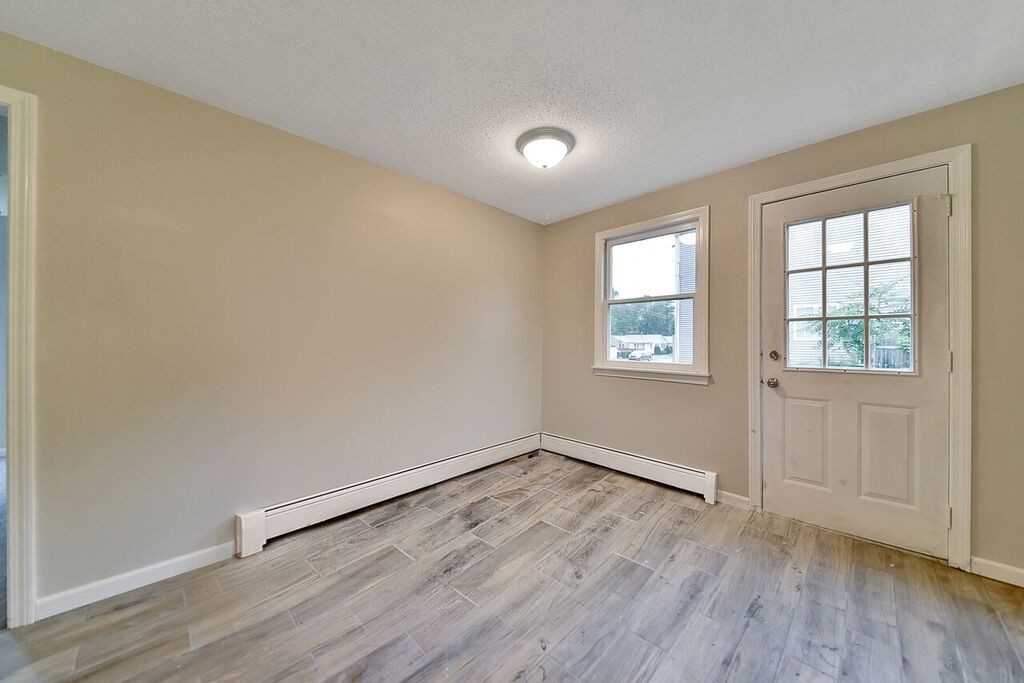95-97 Kent Road Springfield, MA 01129 - Photo 13 of 25 Gallery Image 13