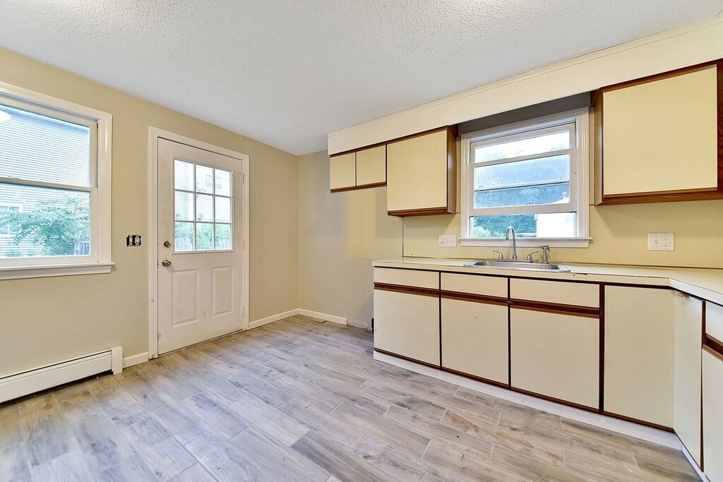 95-97 Kent Road Springfield, MA 01129 - Photo 17 of 25 Gallery Image 17