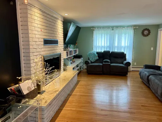 $695,000 | 166 Lakeview Drive, Shelburne, VT 05482