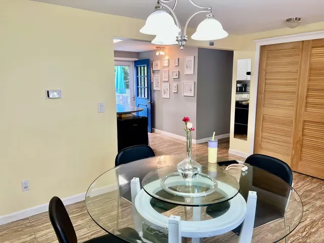 $695,000 | 166 Lakeview Drive, Shelburne, VT 05482