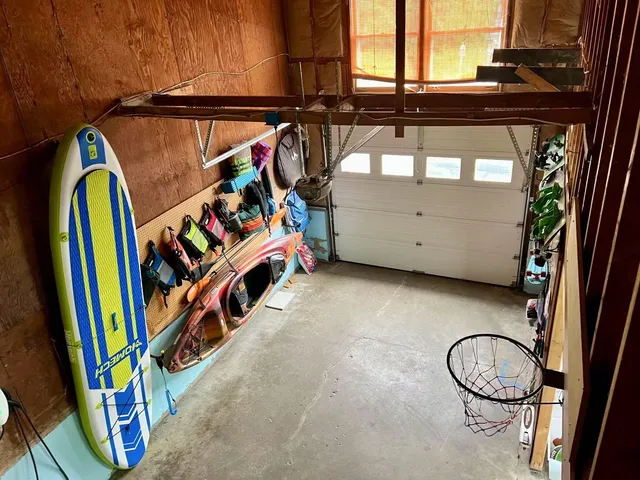 $695,000 | 166 Lakeview Drive, Shelburne, VT 05482