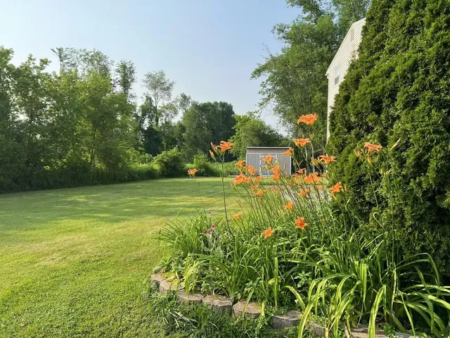 $695,000 | 166 Lakeview Drive, Shelburne, VT 05482