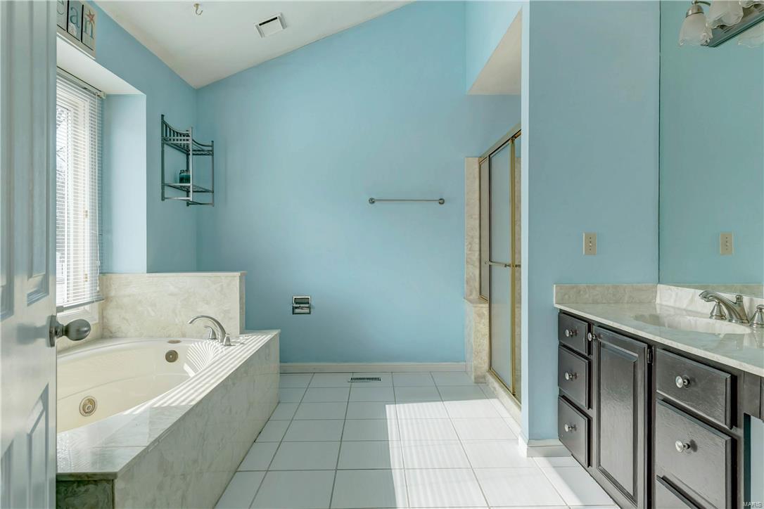 8 Preston Ridge Court Chesterfield, MO 63017 - Photo 20 of 39 Gallery Image 20