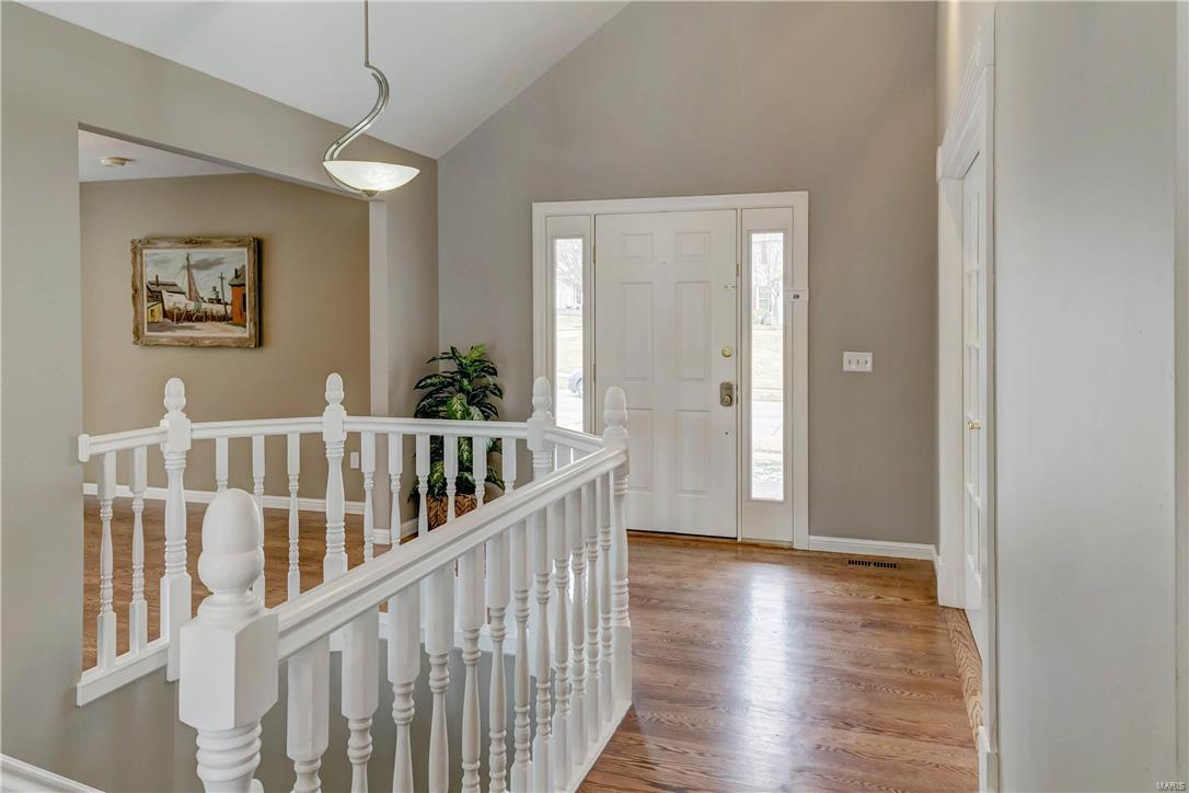 8 Preston Ridge Court Chesterfield, MO 63017 - Photo 4 of 39 Gallery Image 4
