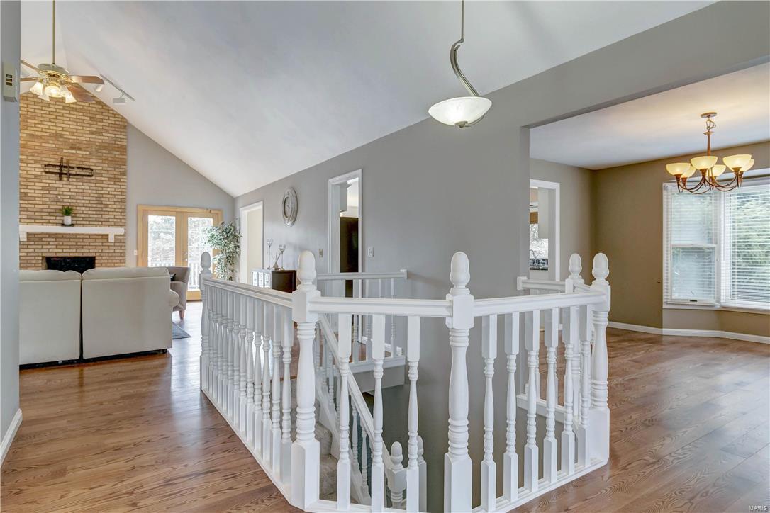 8 Preston Ridge Court Chesterfield, MO 63017 - Photo 7 of 39 Gallery Image 7