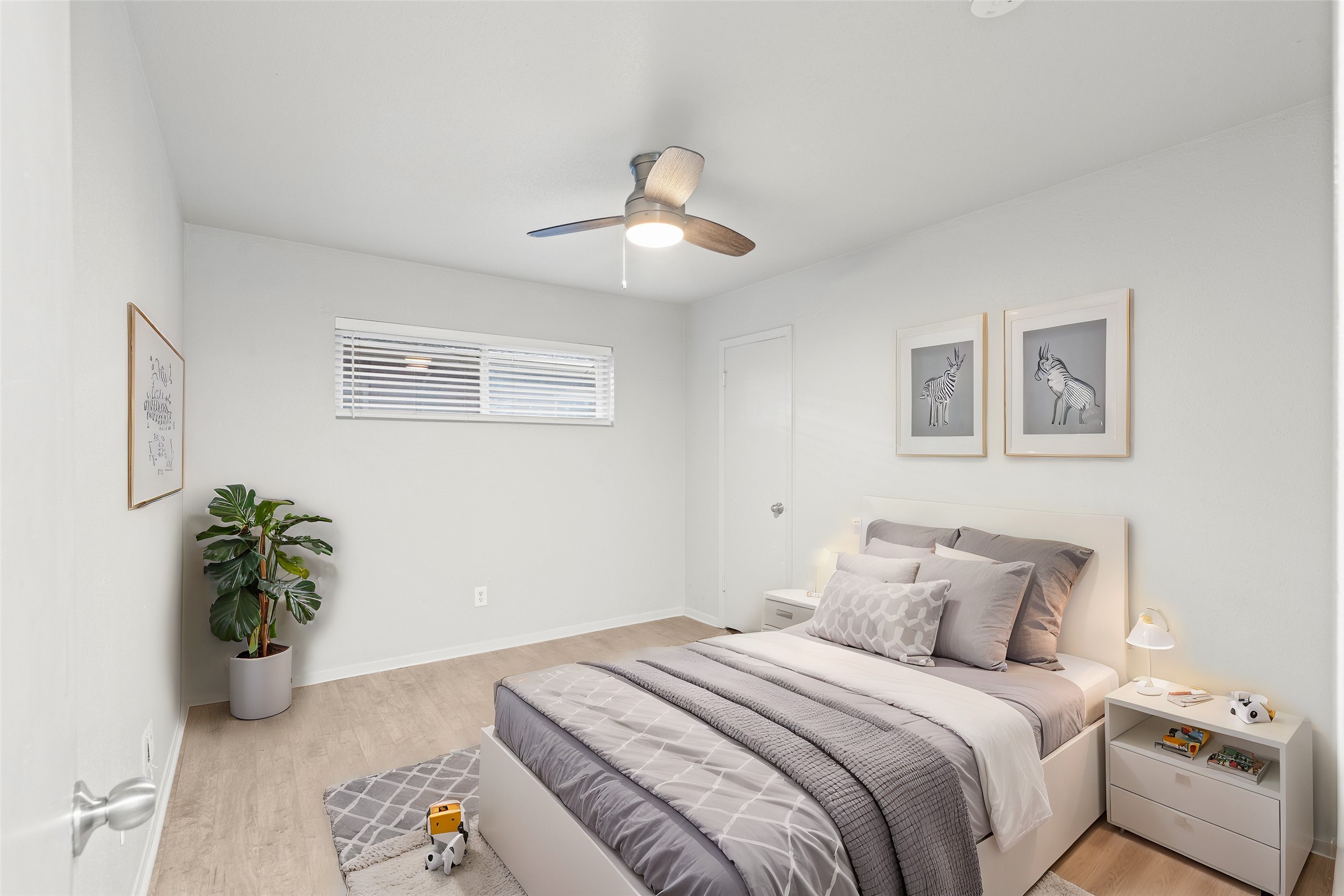 3924 West Alabama Street, Unit 4 Houston, TX 77027 - Photo 13 of 21 Take a look at Bedroom 3!