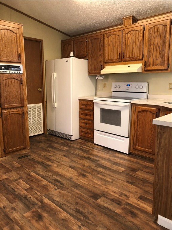 248 Webb Road Seneca, SC 29678 - Photo 4 of 37 Kitchen with Walk in Pantry