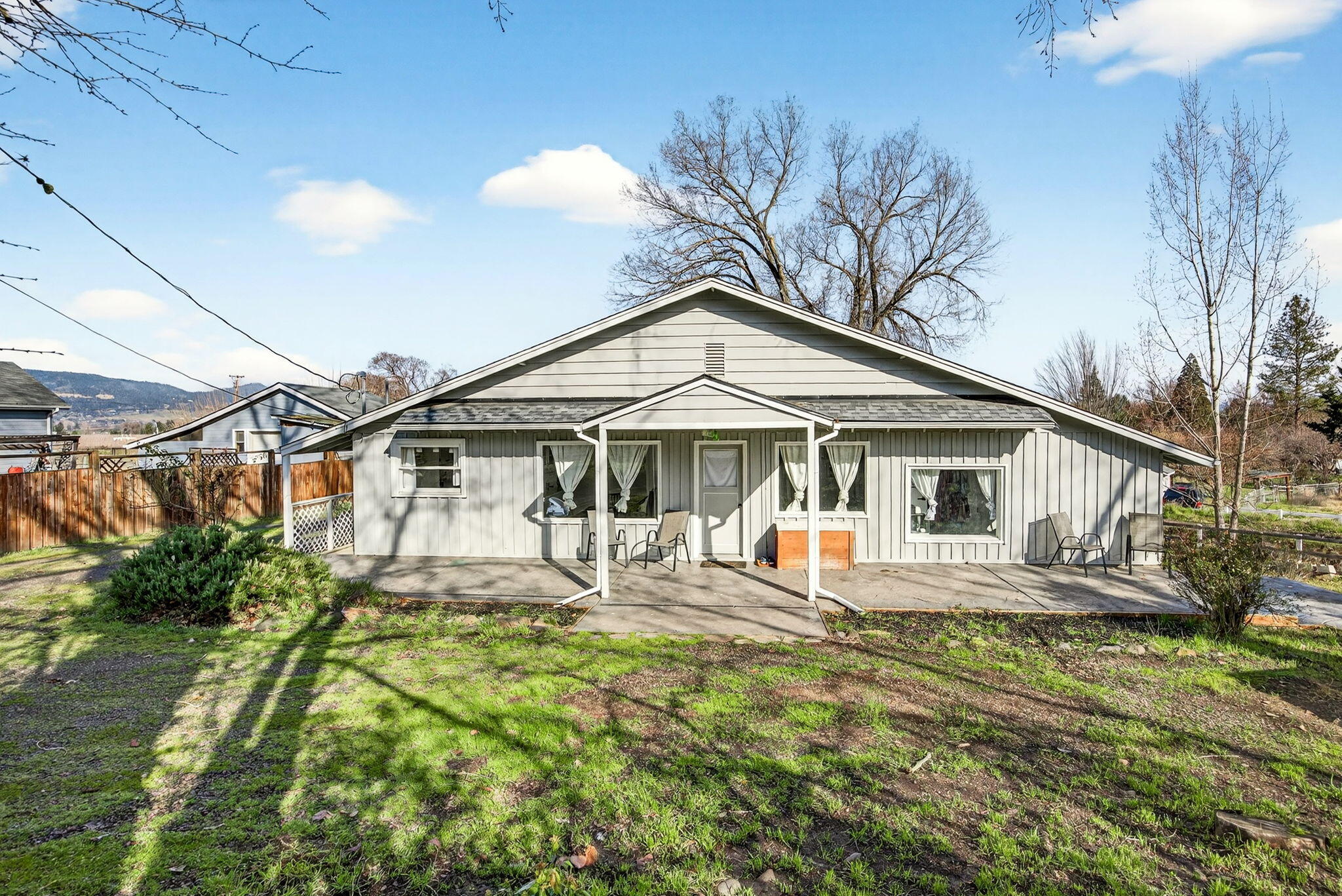 3418 South Stage Road Medford, OR 97501 - Photo 1 of 31 Country charm close to in town amenities