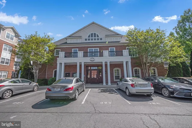 $279,900 | 12913 Centre Park Circle, Unit 102, Herndon, VA 20171