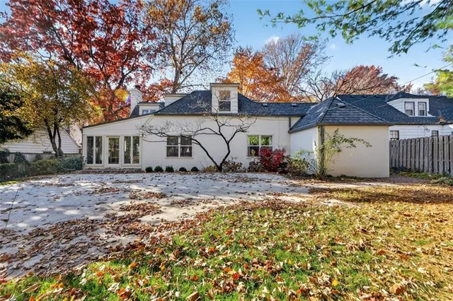 $715,000 | 5509 Norwood Road, Fairway, KS 66205