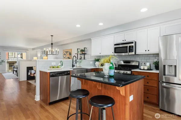 $635,000 | 7123 Shinkle Place Southwest, Seattle, WA 98106