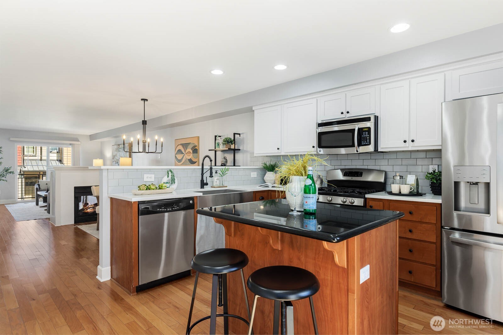 7123 Shinkle Place Southwest Seattle, WA 98106 - Photo 11 of 26