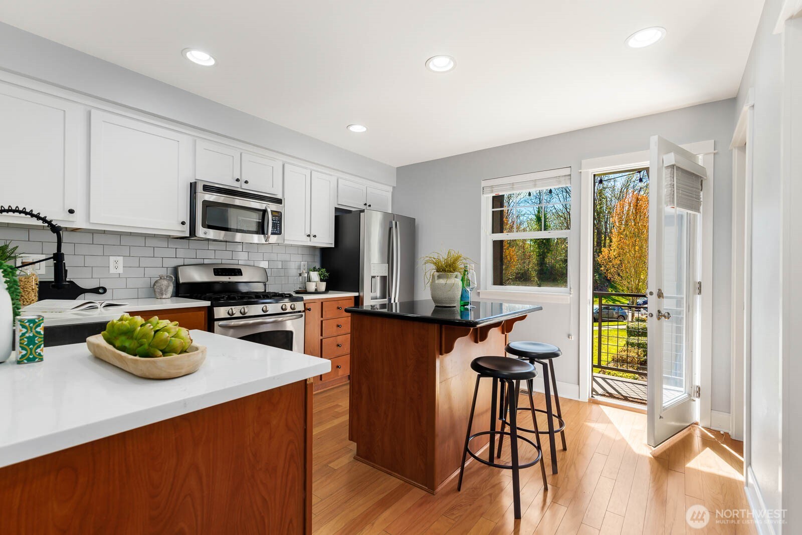 7123 Shinkle Place Southwest Seattle, WA 98106 - Photo 9 of 26