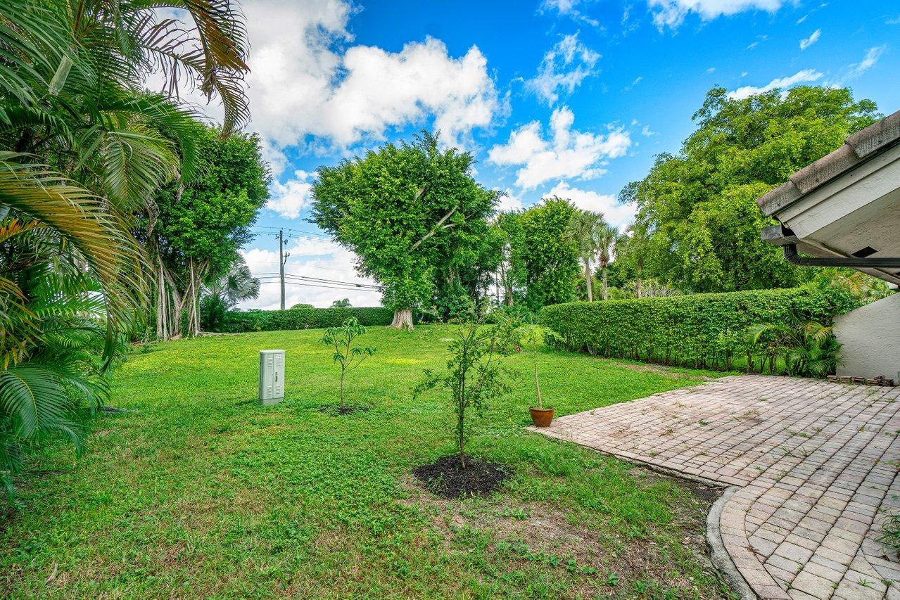 9877 Erica Court Boca Raton, FL 33496 - Photo 26 of 34 025-9877EricaCourt-BocaRaton-FL-33496-SM