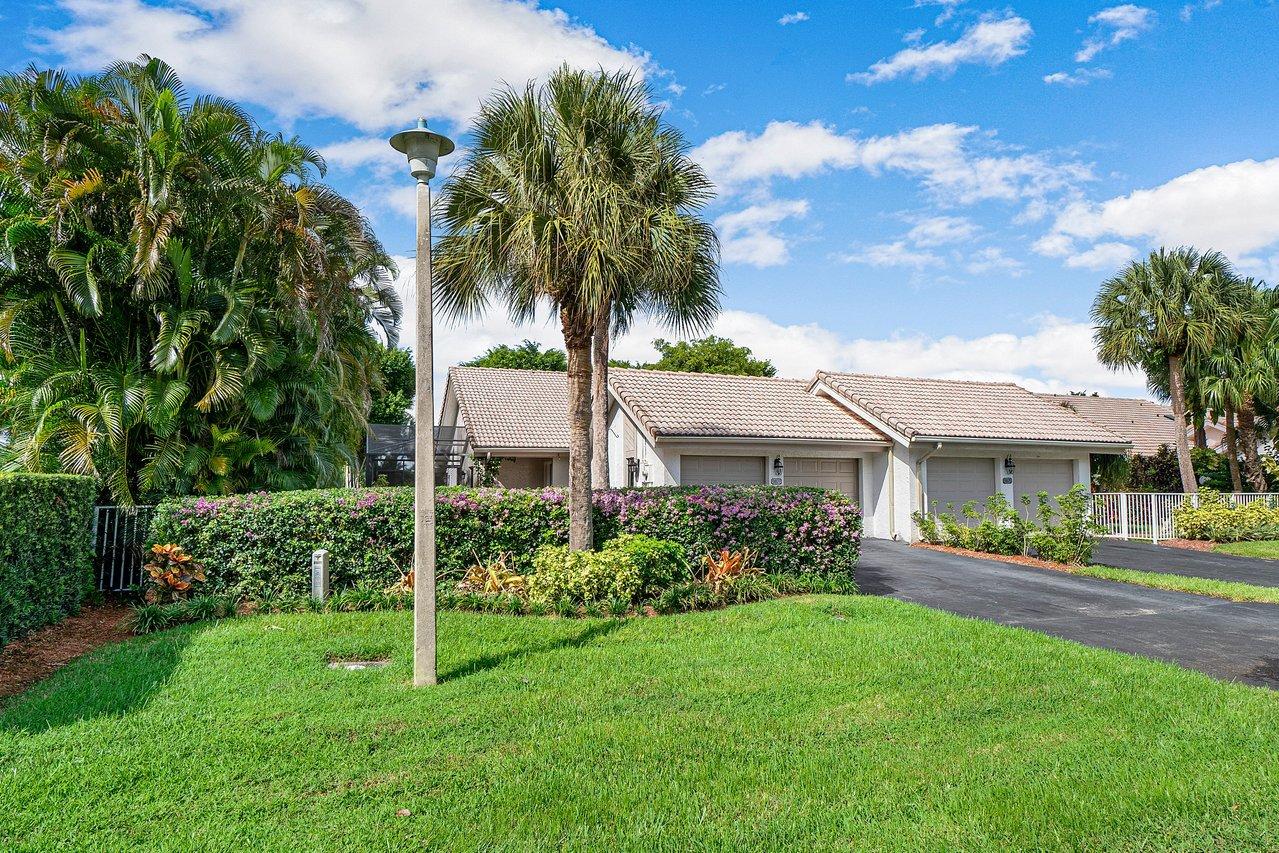 9877 Erica Court Boca Raton, FL 33496 - Photo 3 of 34 003-9877EricaCourt-BocaRaton-FL-33496-SM