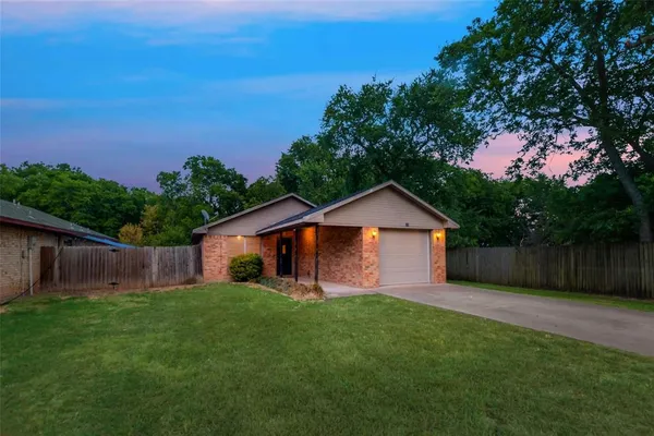 $1,495 | 609 Houston Street, Pottsboro, TX 75076