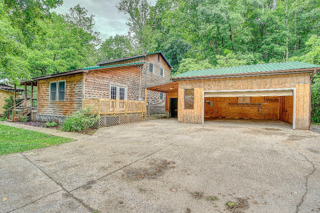 1019 Highway 321 Hampton, TN 37658 - Photo 1 of 26 16