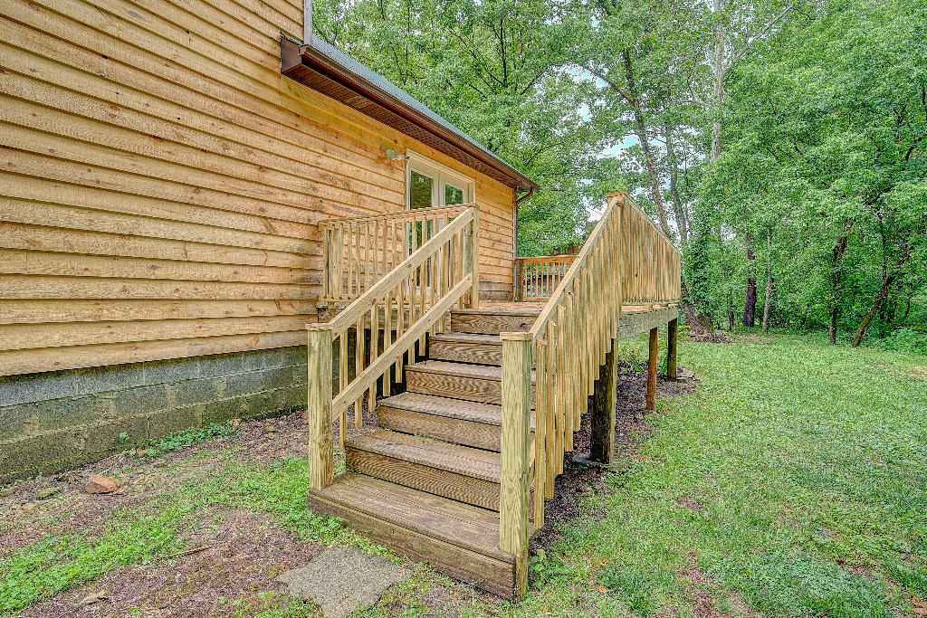 1019 Highway 321 Hampton, TN 37658 - Photo 23 of 26 21
