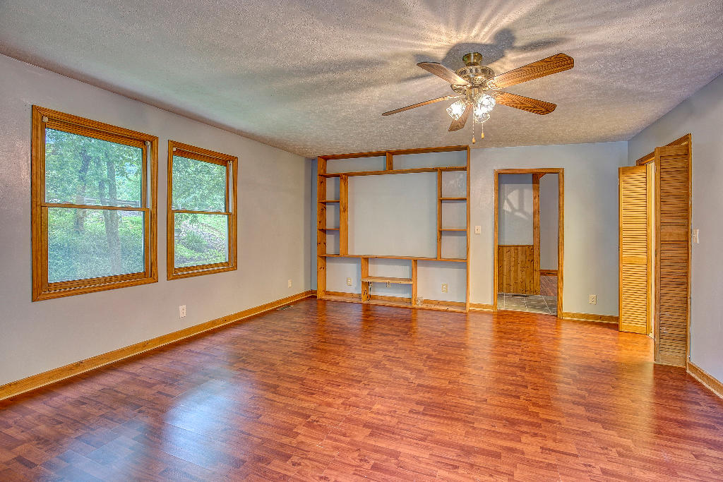 1019 Highway 321 Hampton, TN 37658 - Photo 9 of 26 07