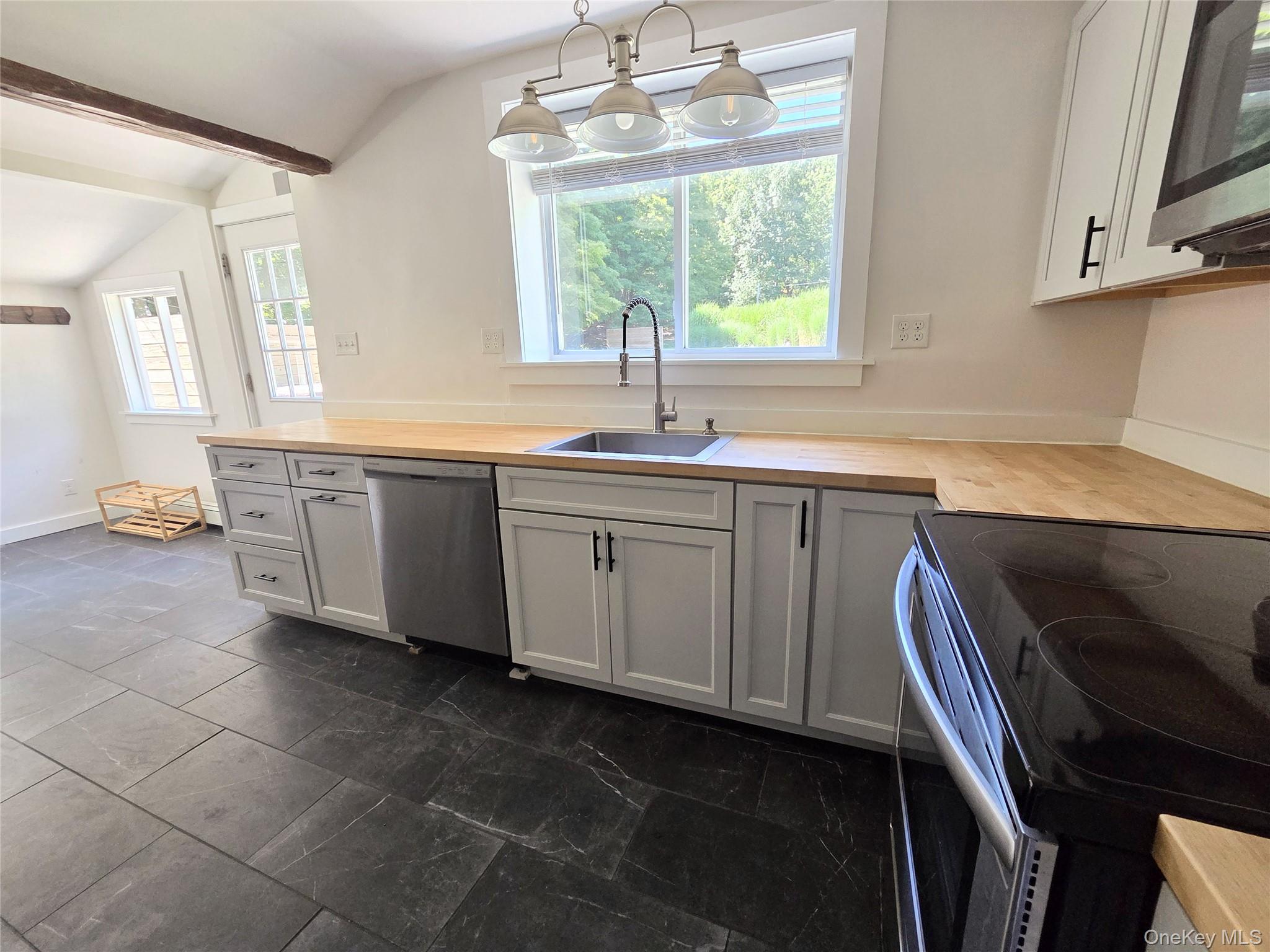128 Cole Bank Road Saugerties, NY 12477 - Photo 8 of 33 Gallery Image 8