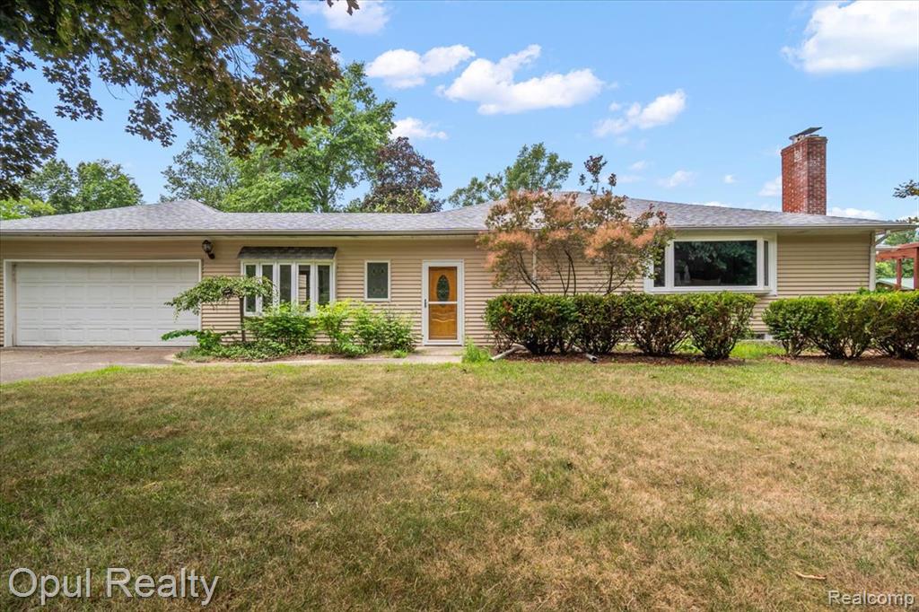 11735 Tuttle Hill Road Milan, MI 48160 - Photo 1 of 58