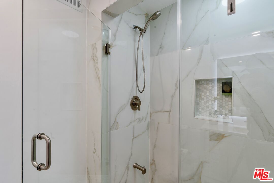 4854 Brewster Drive Tarzana, CA 91356 - Photo 44 of 60