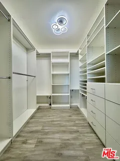 $2,500,000 | 4854 Brewster Drive, Tarzana, CA 91356