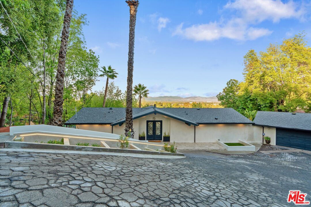 4854 Brewster Drive Tarzana, CA 91356 - Photo 8 of 60