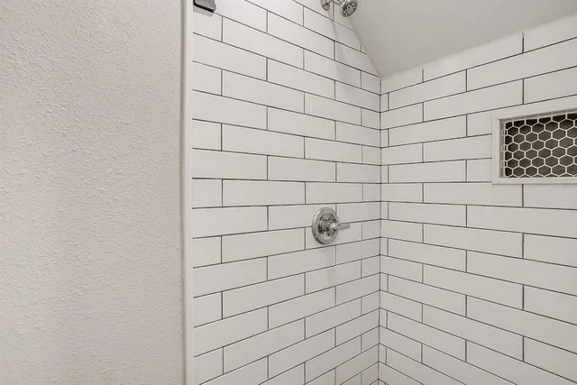 $255,000 | 507 North Buffalo Street, Cleburne, TX 76033